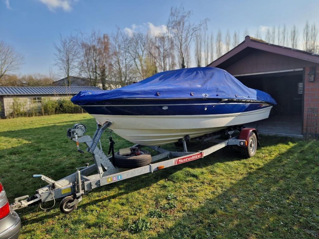 Boot met trailer te koop, Sports nautiques & Bateaux, Bateaux à moteur & Yachts à moteur, 50 ch ou plus, Comme neuf, Enlèvement