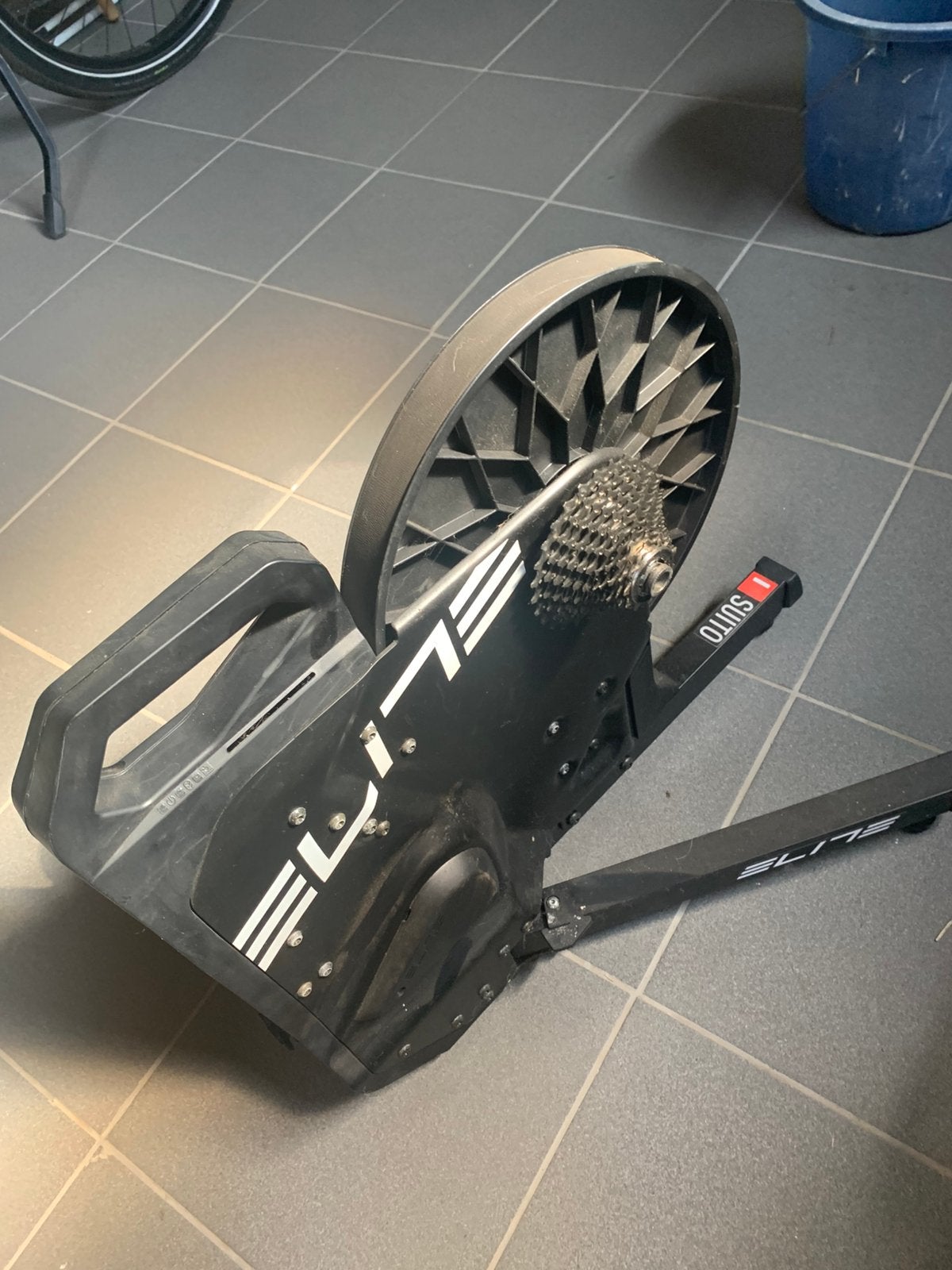 Elite suito, Enlèvement ou Envoi, Utilisé