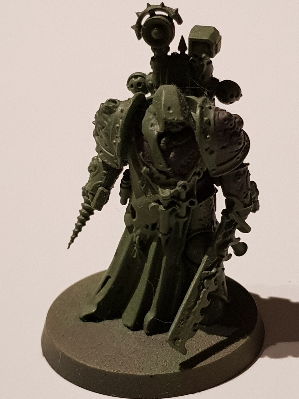 WH40K: Death guard: plague surgeon, geprimed, Ophalen of Verzenden, Zo goed als nieuw, Warhammer 40000, Figuurtje(s)