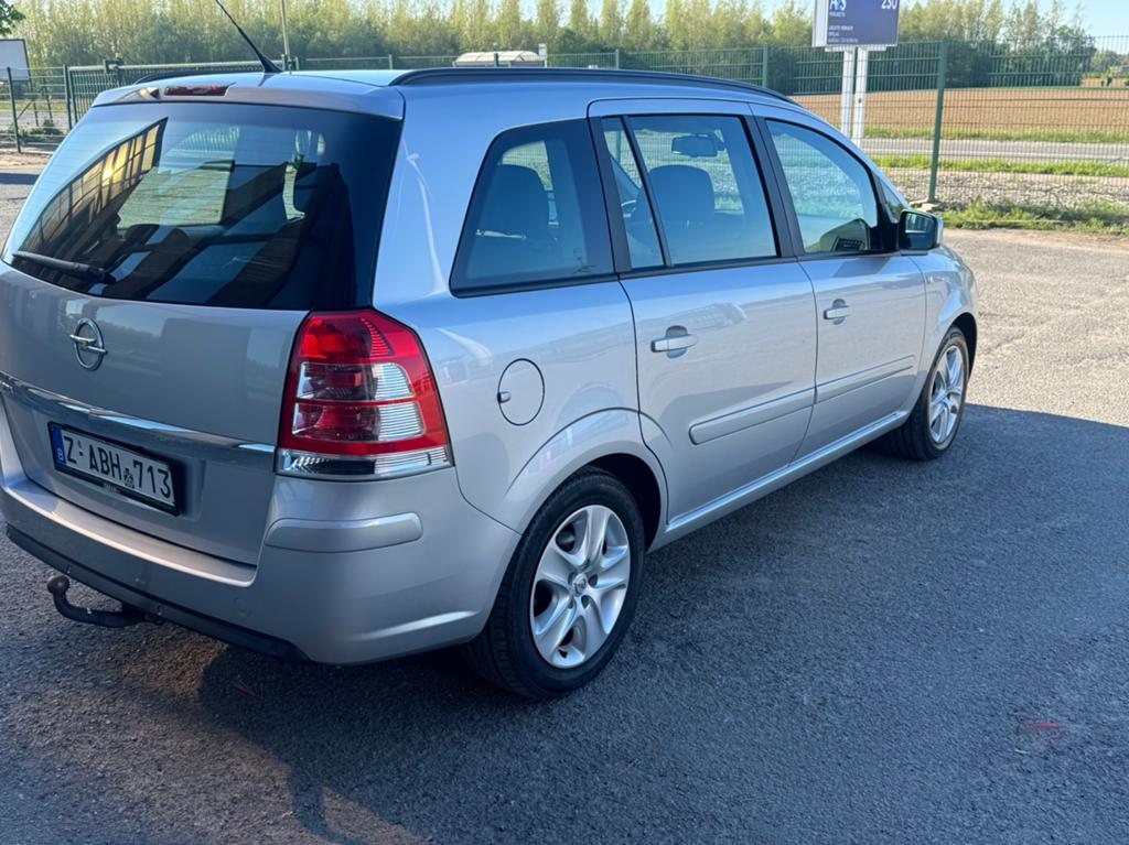 Opel Zafira 1.6 essonce 7place lez ok Airco, Autos, Euro 5, Achat, Entreprise, Boîte manuelle