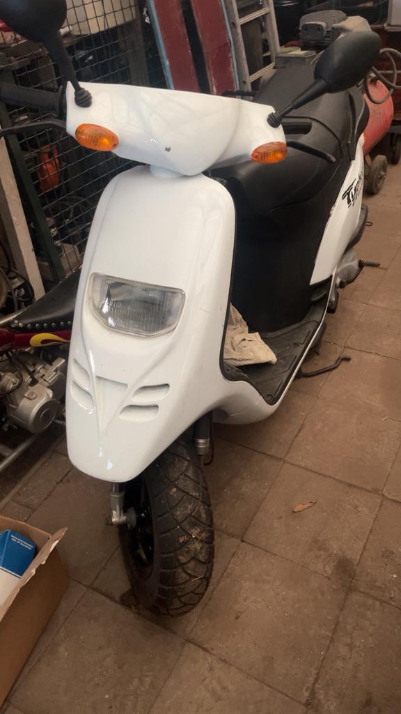 Typhoon 125cc a1 duits origineel, Piaggio, Comme neuf, Enlèvement, Essence