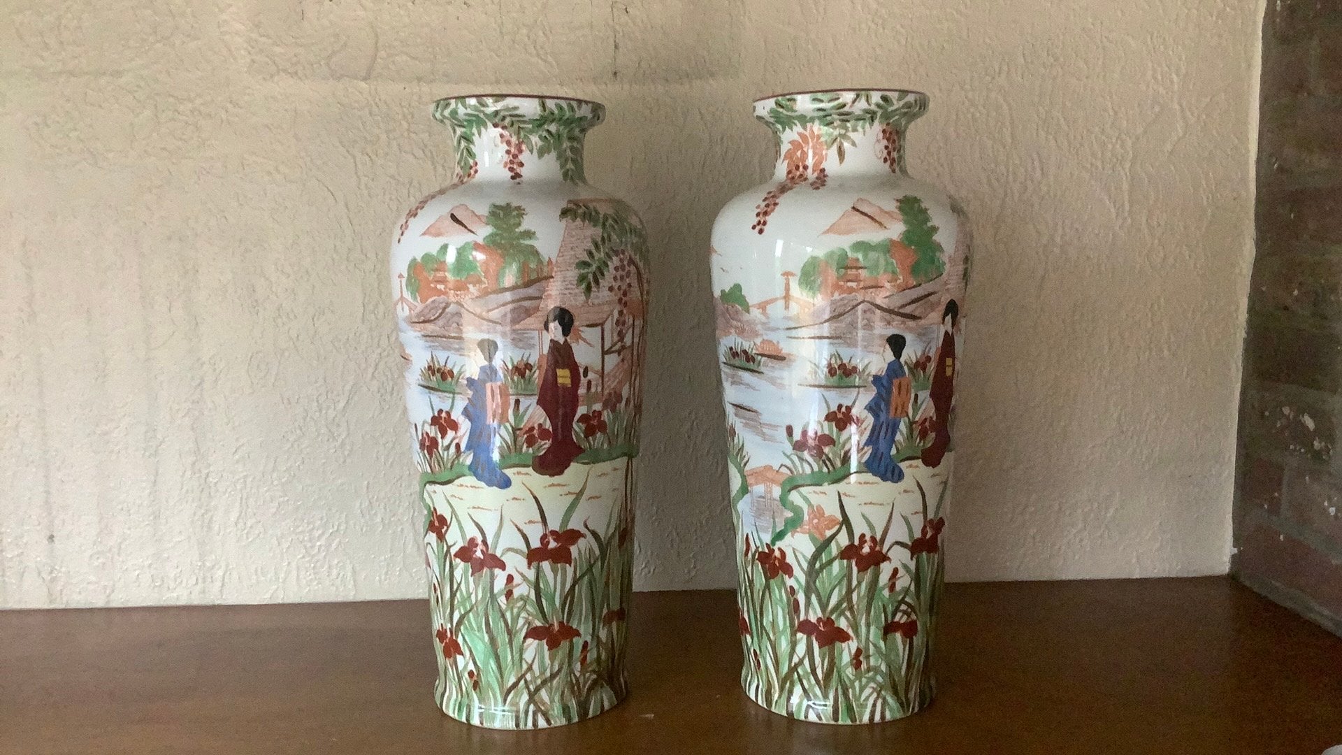 Twee antieke victoria czechoslovakia vazen, Antiquités & Art, Enlèvement