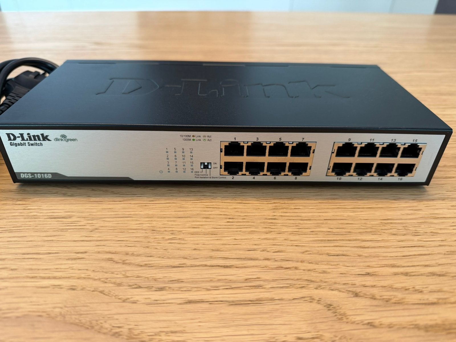 D-Link Gigabit-switch met 16 poorten, model DGS-1016D, Computers en Software, Ophalen, Zo goed als nieuw