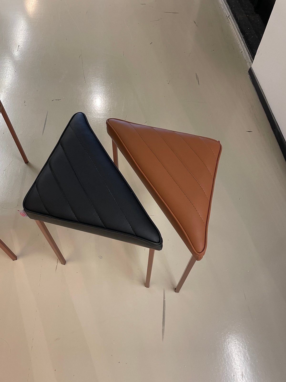 Set van 2 krukjes, Ophalen, Nieuw, Overige materialen