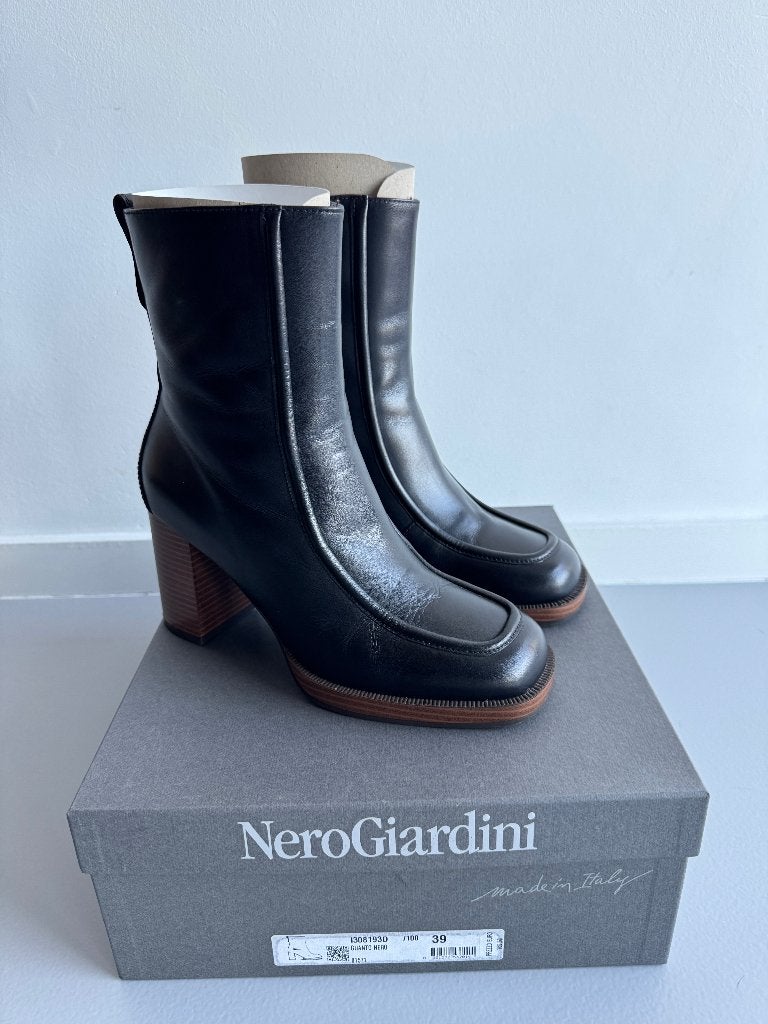 Nero Giardini zwarte korte laarsjes maat 39, nieuw!, Enlèvement ou Envoi, Neuf