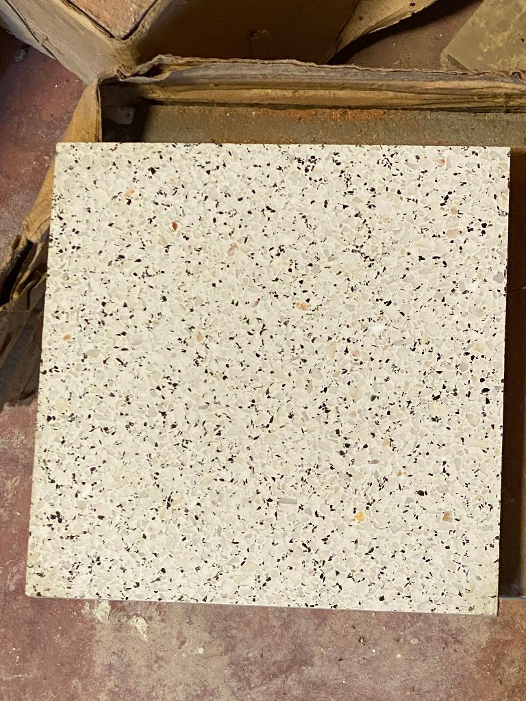 Gratis terrazzo tegels, Ophalen