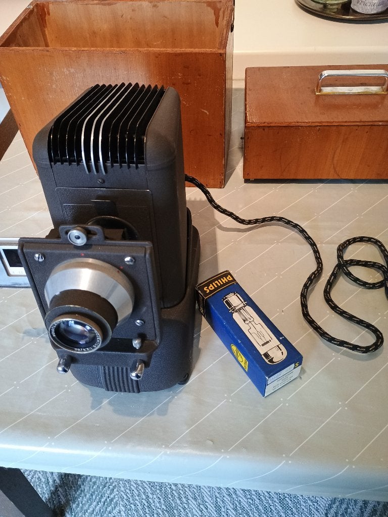 Projecteur de diapositives ZETT Super, TV, Hi-fi & Vidéo, Projecteurs dias, Utilisé, Enlèvement