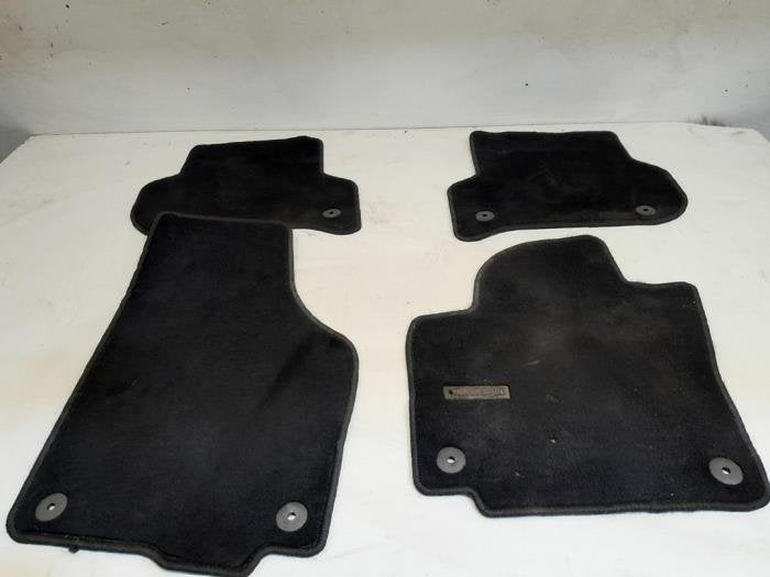 Kit tapis d'un Volkswagen Golf Plus, Volkswagen, -, 3 mois de garantie, Utilisé