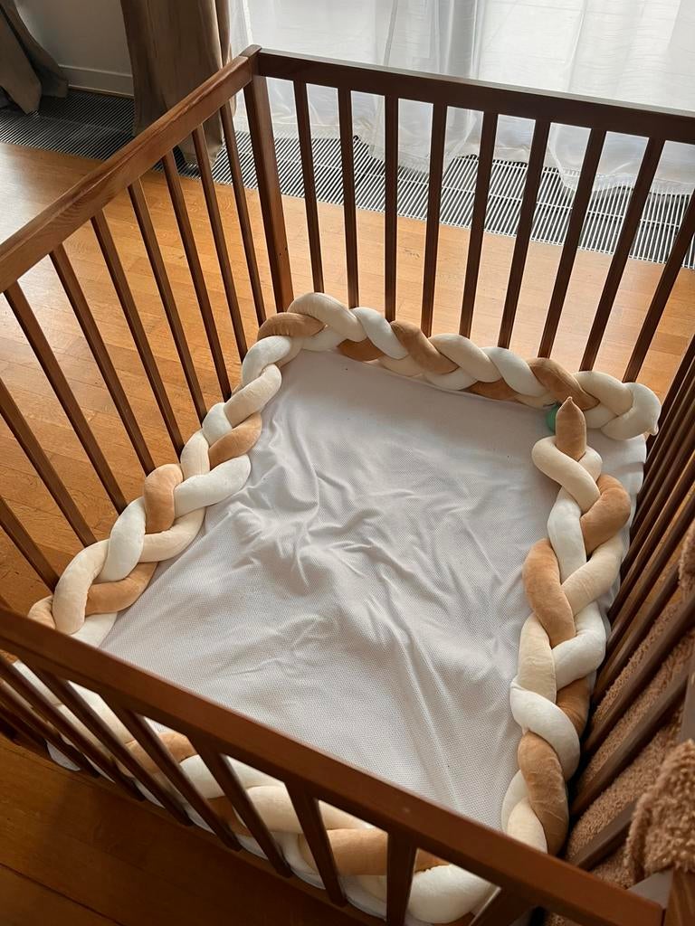 Babypark/box Novi Olivia Walnut met Aerosleep matras, Kinderen en Baby's, Ophalen, Zo goed als nieuw