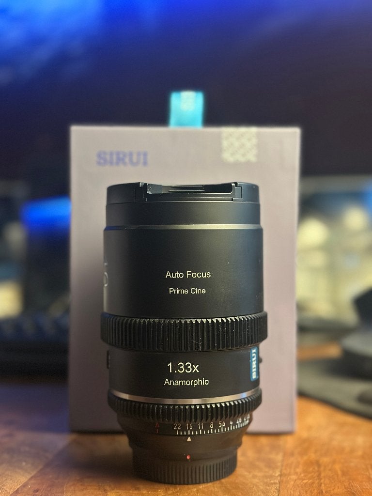 SIRUI 40mm T1.8 1.33X S35 AF Anamorphic Lens (x-mount), Lentille standard, Comme neuf, Enlèvement, Autofocus