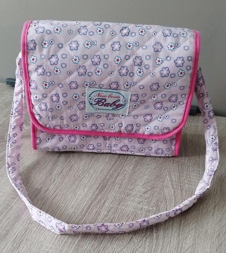 Baby born sac à langer poupée, Enfants & Bébés, Jouets | Poupées, Enlèvement