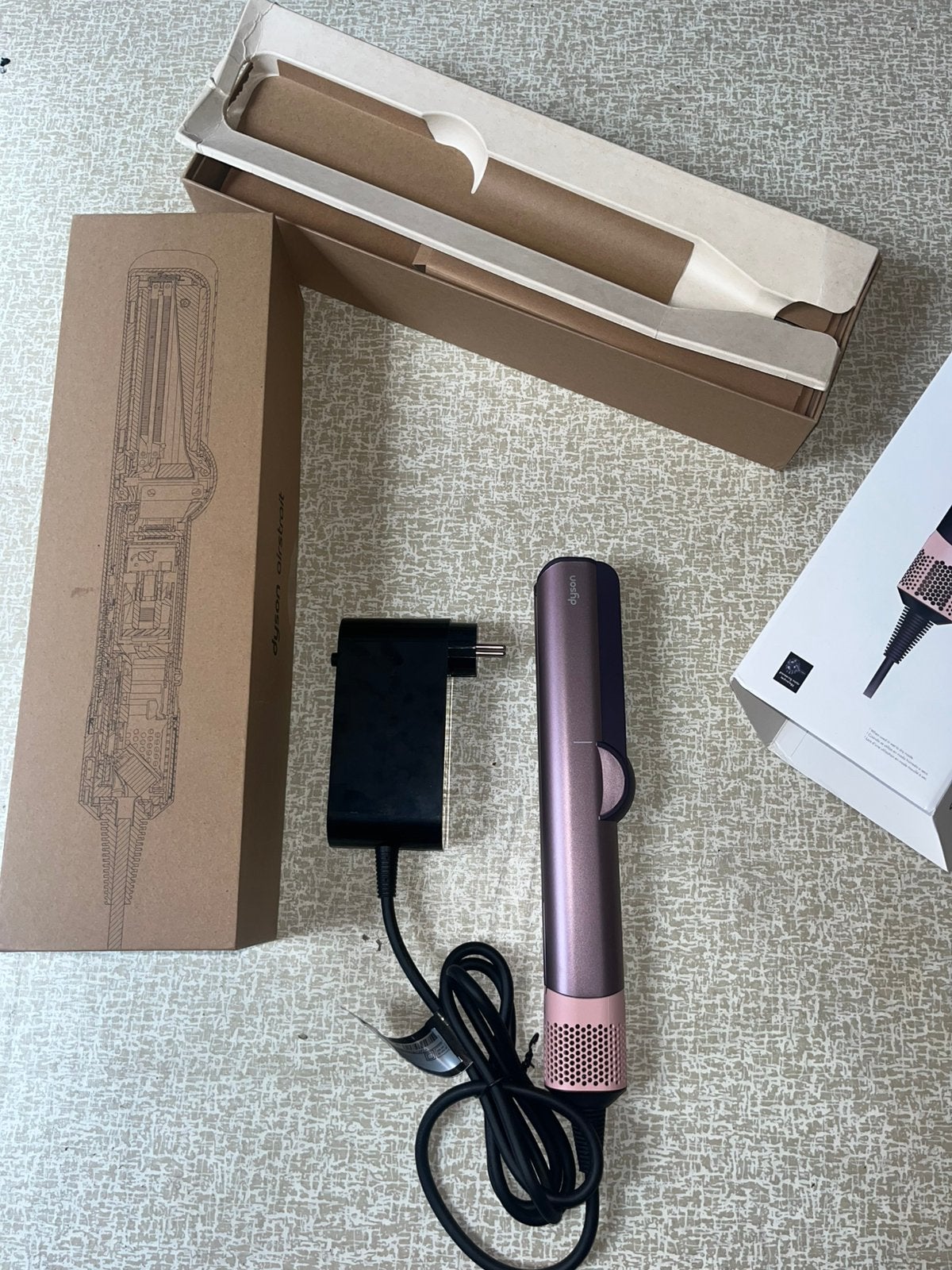 Dyson airstrait paars en roze, Handtassen en Accessoires, Ophalen of Verzenden, Zo goed als nieuw