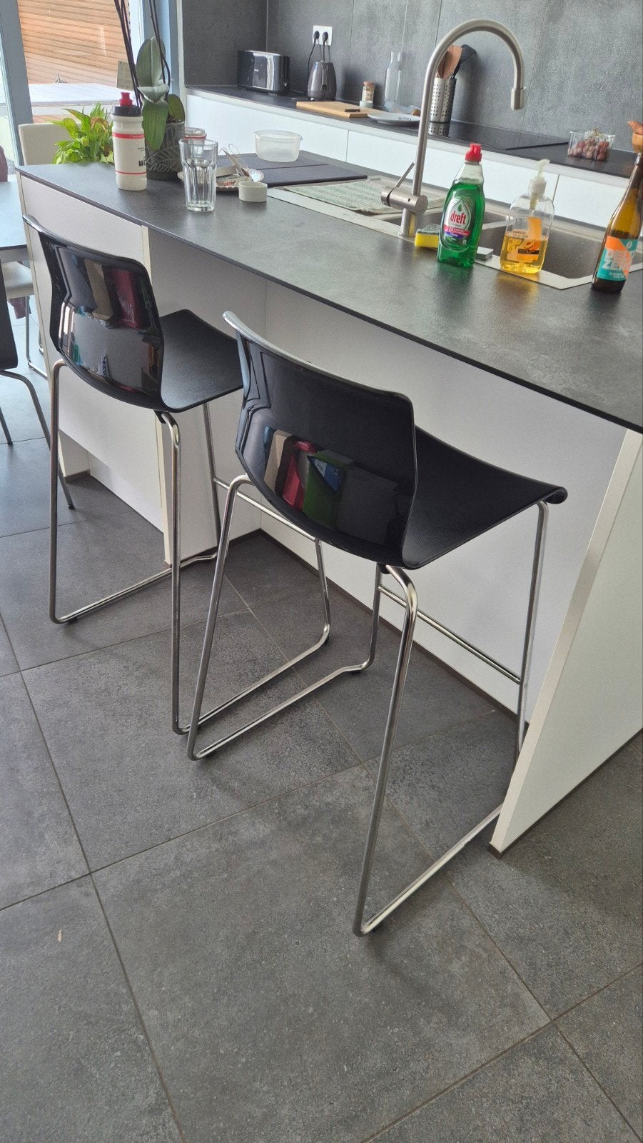 2 barkrukken, Ophalen