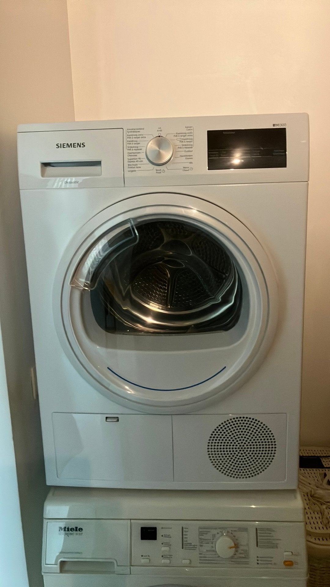 Siemens IQ 300 warmtepomp droogkast A++ 1X gebruikt (nieuw), Elektronische apparatuur, Ophalen, 6 tot 8 kg, Anti-kreukfase, Bovenlader