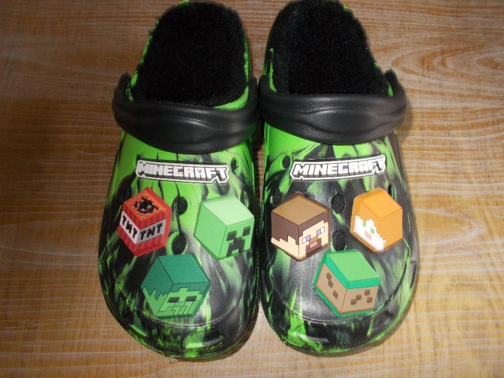 Paire de crocs MINECRAFT neuve p/enfant 9/10 ans, point. 34., Neuf, Garçon ou Fille, Minecraft, Enlèvement