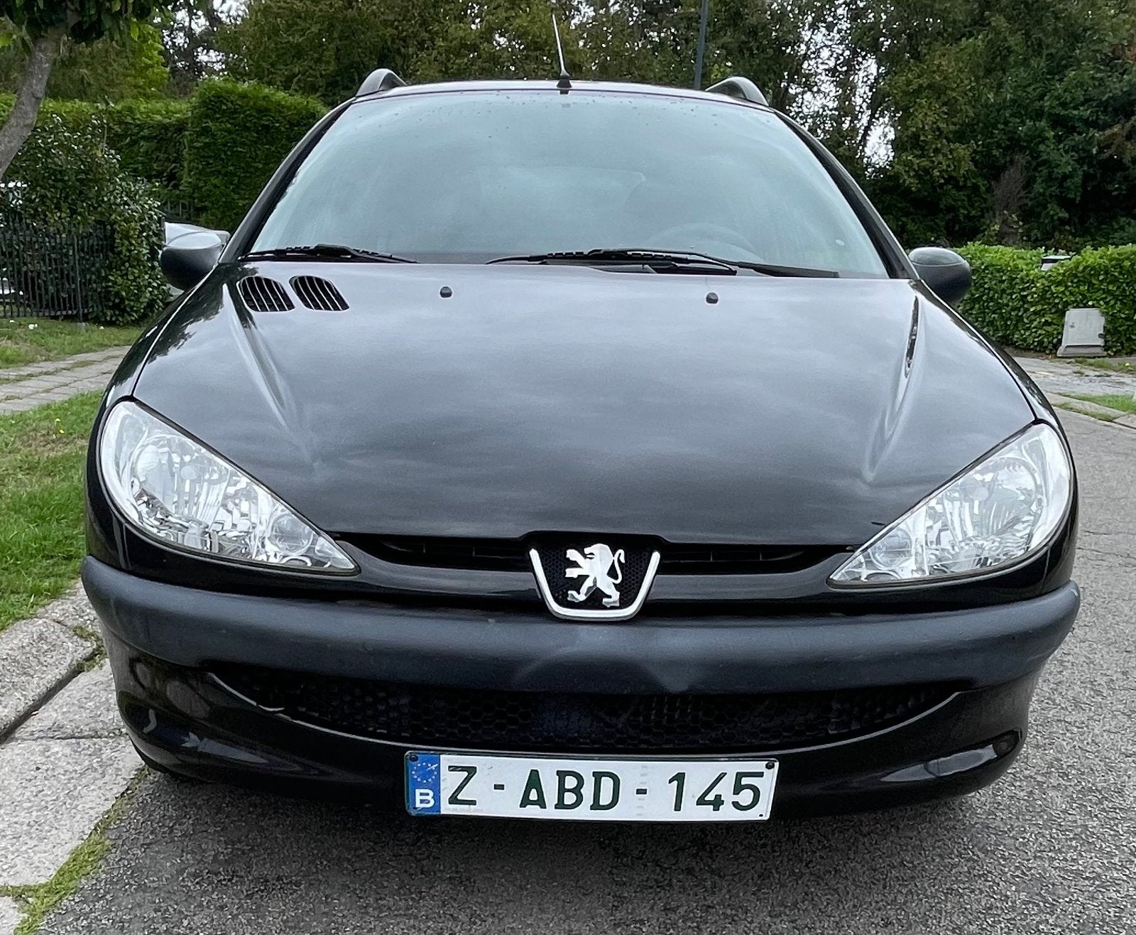 Beau petit break familial essence euro 4 seulement 157000 km, Autos, 1025 kg, Achat, Entreprise, Noir
