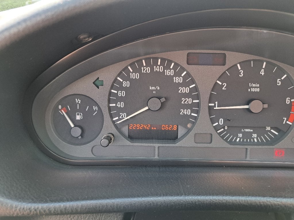 BMW 318i Cabrio 04/1996, foto 8
