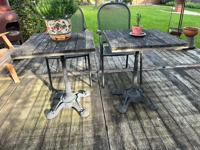 2 bistro gietijzeren terrastafeltjes 60x60 hardhout 125€/2st, Jardin & Terrasse, Enlèvement, Utilisé, Carré
