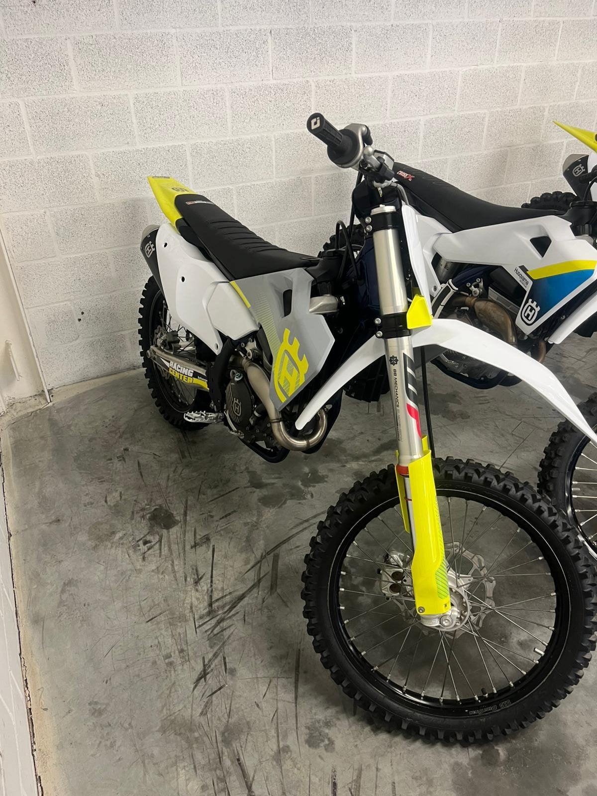 Husqvarna 250cc 4takt, Ophalen, Zo goed als nieuw