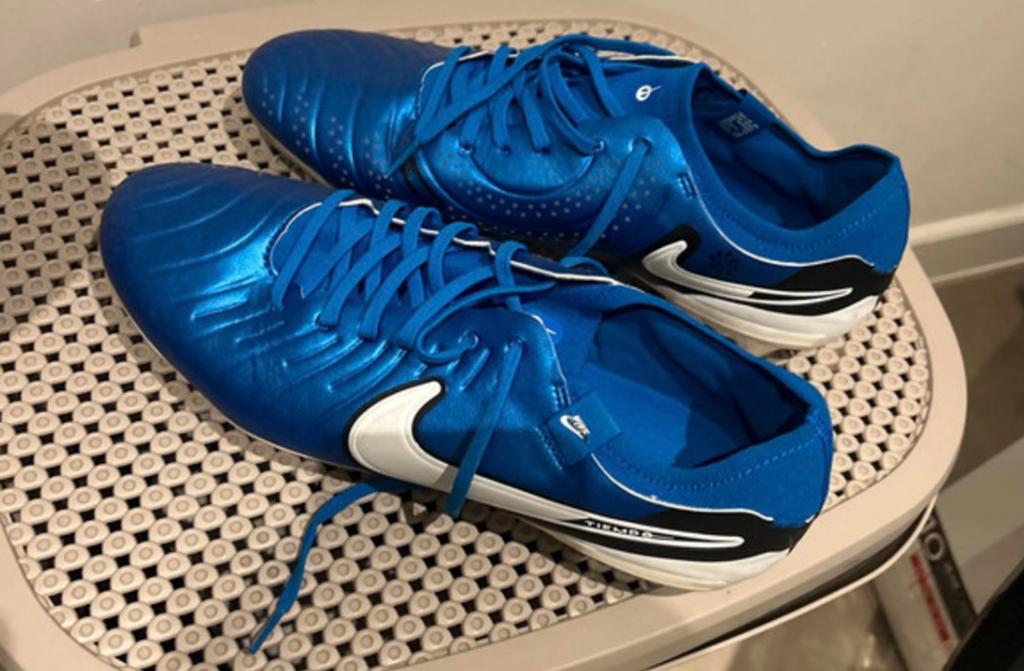 Voetbalschoenen 44.5, Sport en Fitness, Ophalen, Zo goed als nieuw