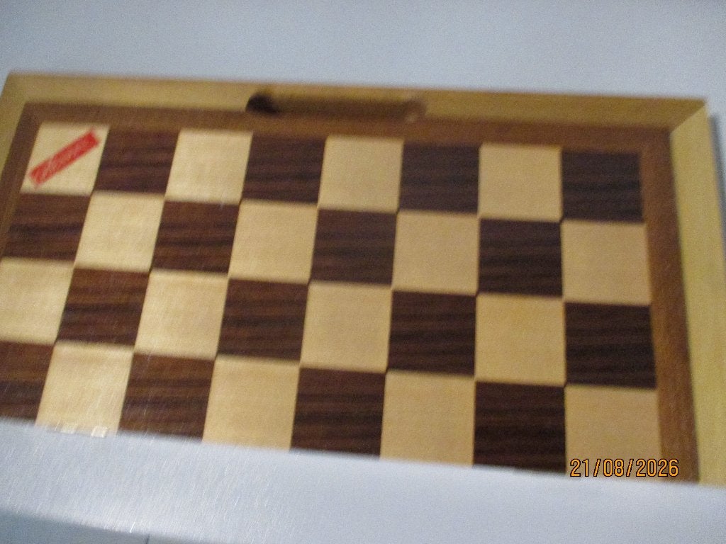 3 spellen in handig koffertje schaken, dammen en .., Hobby en Vrije tijd, Ophalen of Verzenden