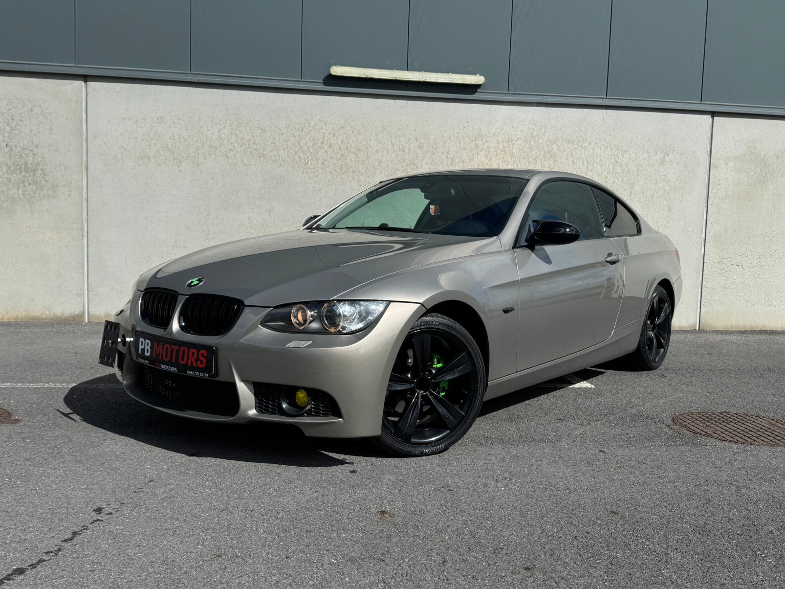 BMW 320i coupe 2.0 - 143.000 km - benzine - pano - carpass-, Auto's, BMW, 4 zetels, Bedrijf, Handgeschakeld, Cruise Control