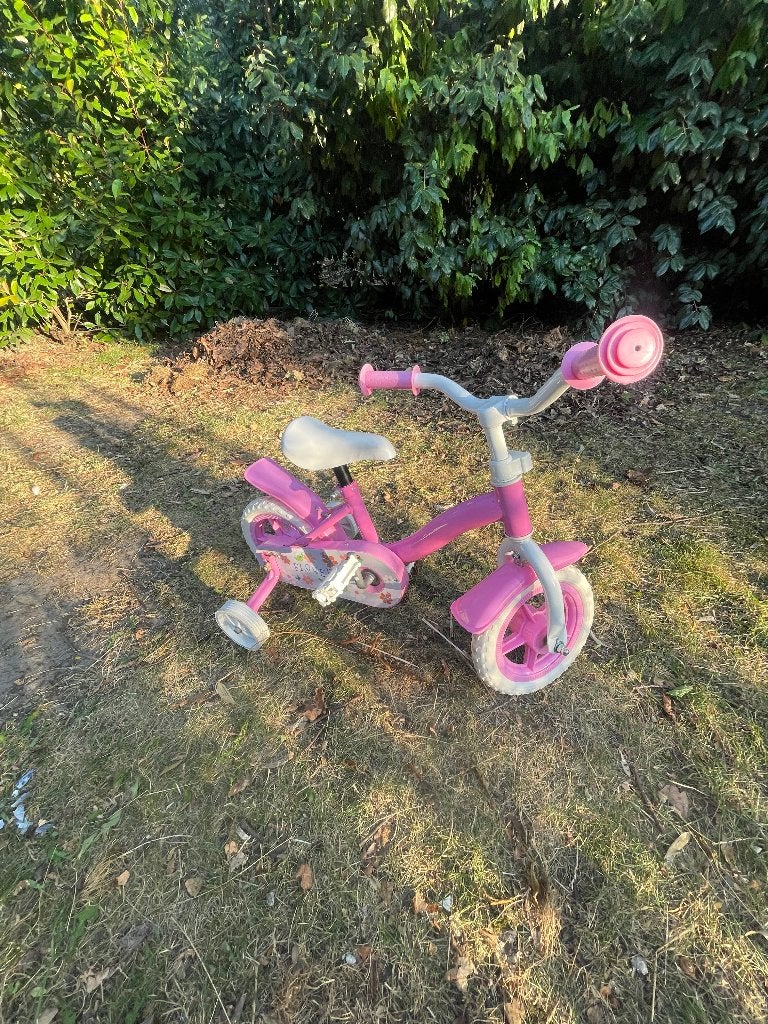 Rose fiets met steunwieltjes, Enlèvement, Comme neuf, Moins de 16 pouces, Stabilisateurs