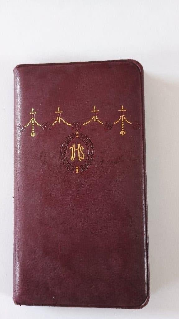 Petit missel en cuir avec motifs fin XIXème, Collections, Religion, Enlèvement