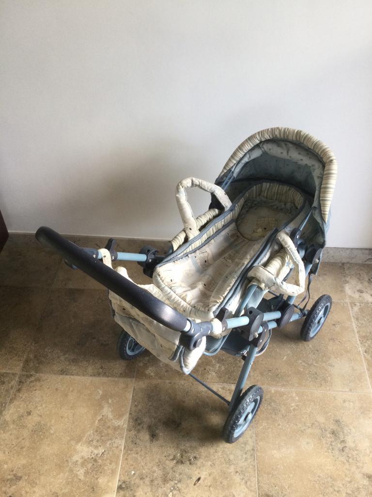 Meegroei poppenwagen met draagmand, Kinderen en Baby's, Speelgoed | Poppen, Zo goed als nieuw, Ophalen