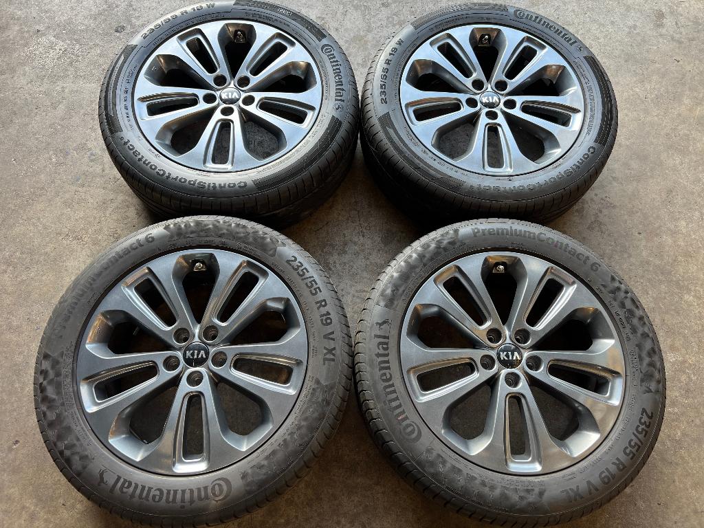 5x114,3 19 inch Kia Sorento, Sportage Velgen + Banden + TPMS, Ophalen, Gebruikt, Kia