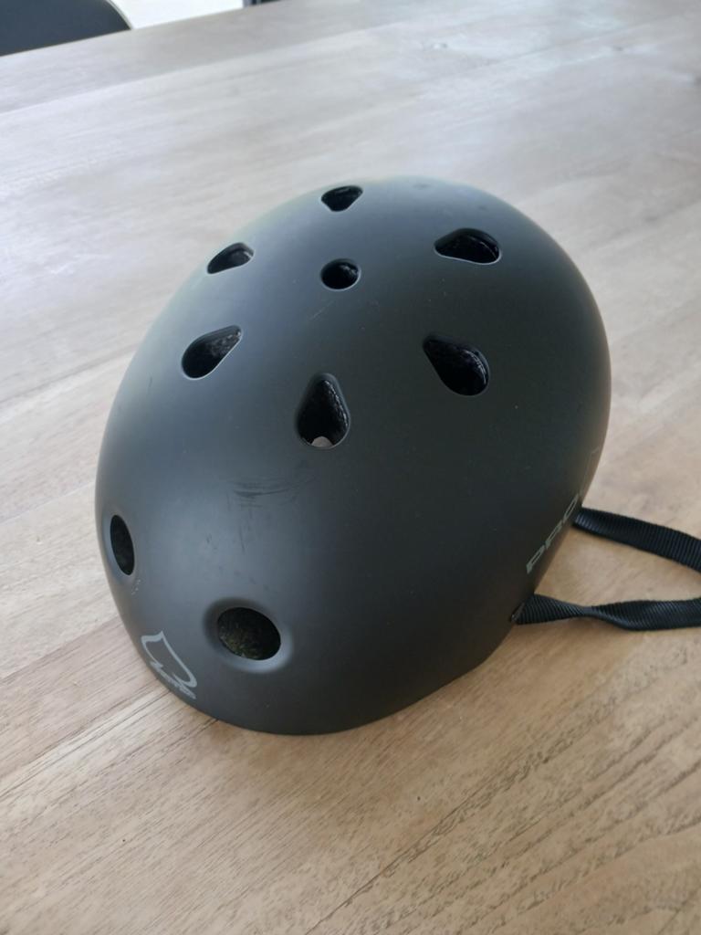 Skate helm, Jongen of Meisje, Zo goed als nieuw, Ophalen, Pro tec