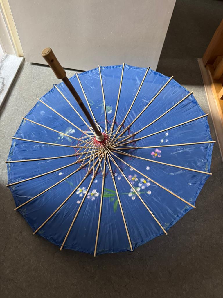 Handgemaakte chinese paraplu, Ophalen of Verzenden, Zo goed als nieuw