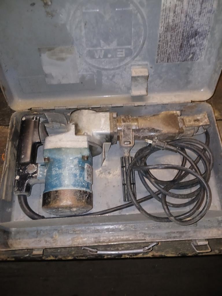Marteau pic makita, Enlèvement