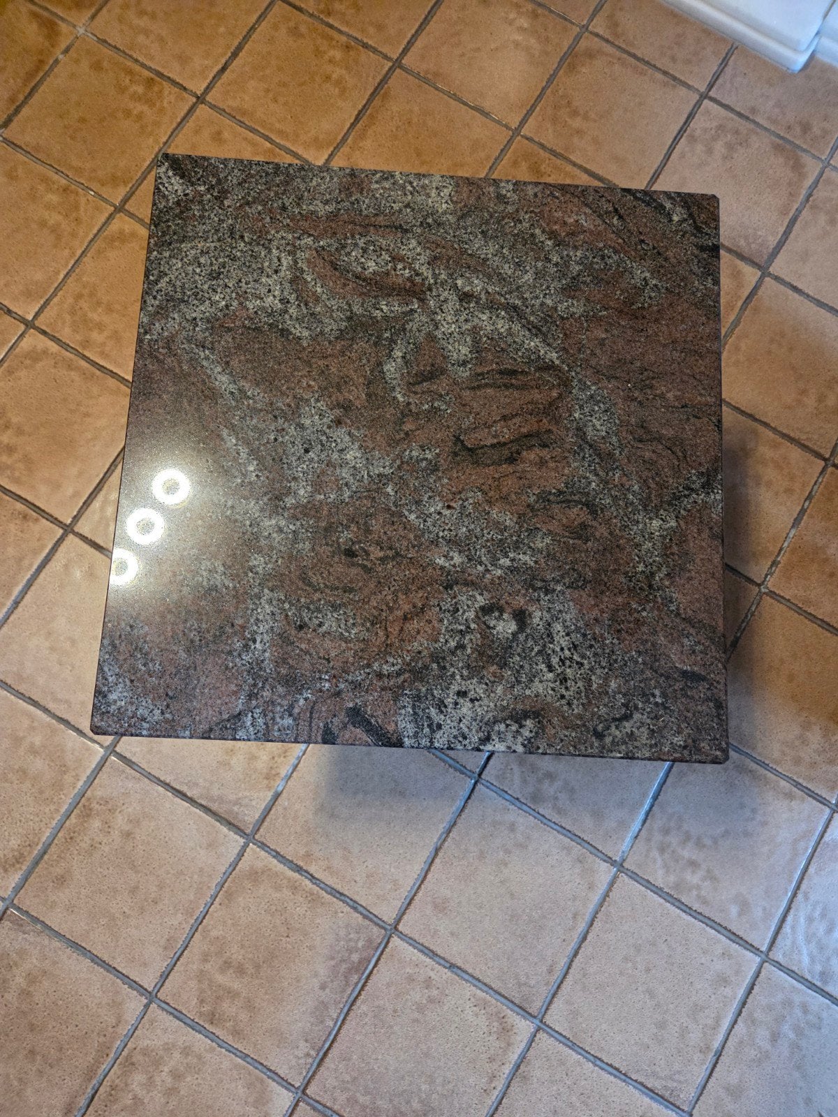 table en marbre, Enlèvement