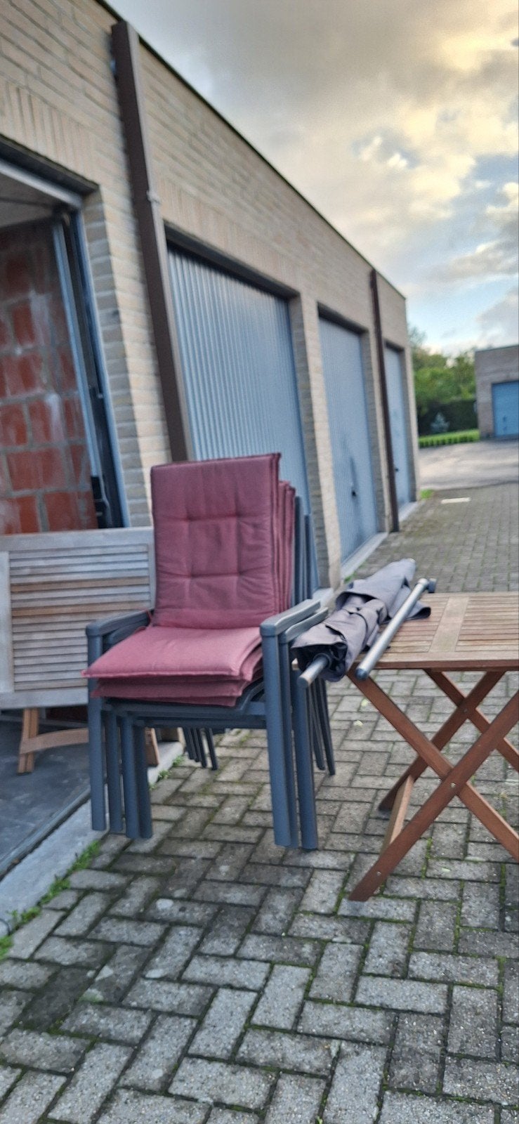 4 sièges de terrasse + coussins + parasol, Jardin & Terrasse, Enlèvement