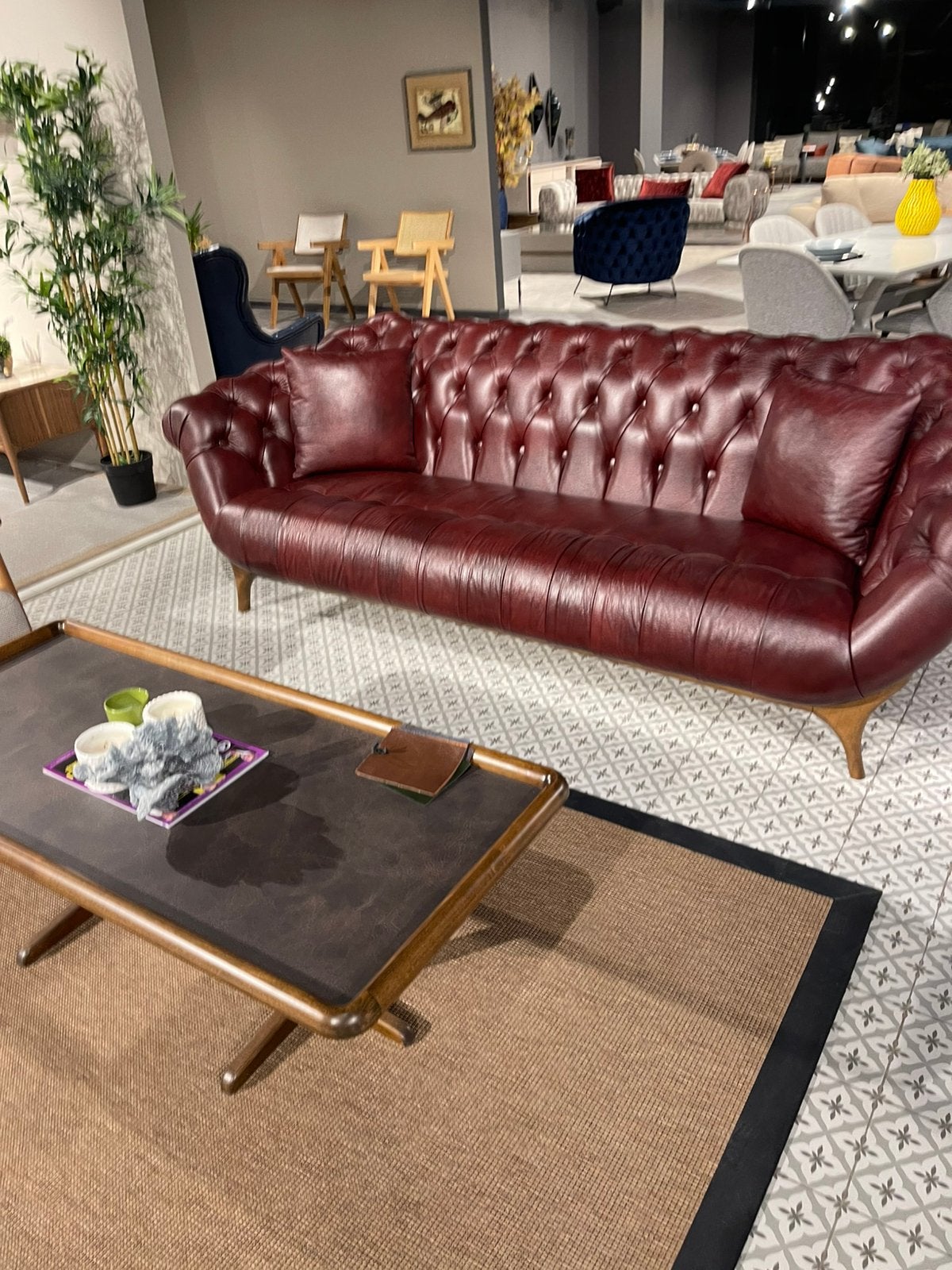 Prachtige Chesterfield Stijl Leren Bank / Zetel –/Bordeaux, Ophalen, Gebruikt