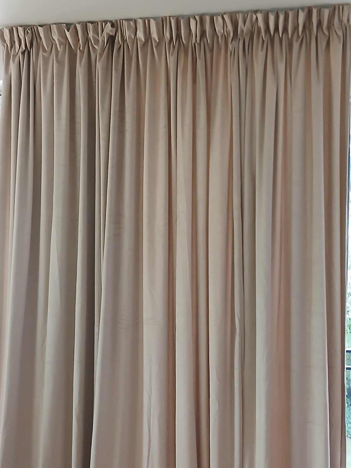 Kwaliteitsvolle en zachte gordijnen, Neuf, Beige, 270 cm, Enlèvement