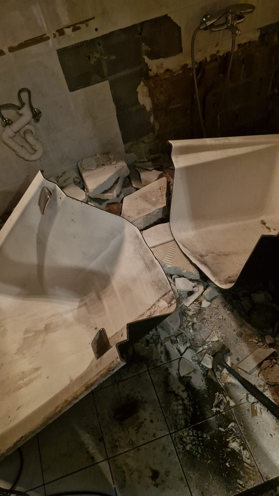 Ijzer bad in twee gratis in Edegem(ongeveer 80-100kg), Enlèvement, Utilisé