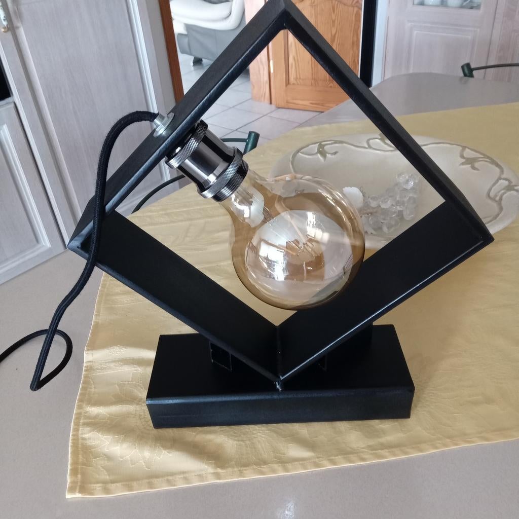 Lampe fabrication ferronnier, Ophalen