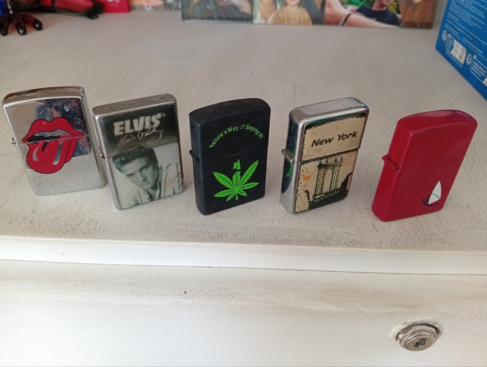 Lot de briquet style Zippo plus essence a zippo, Enlèvement