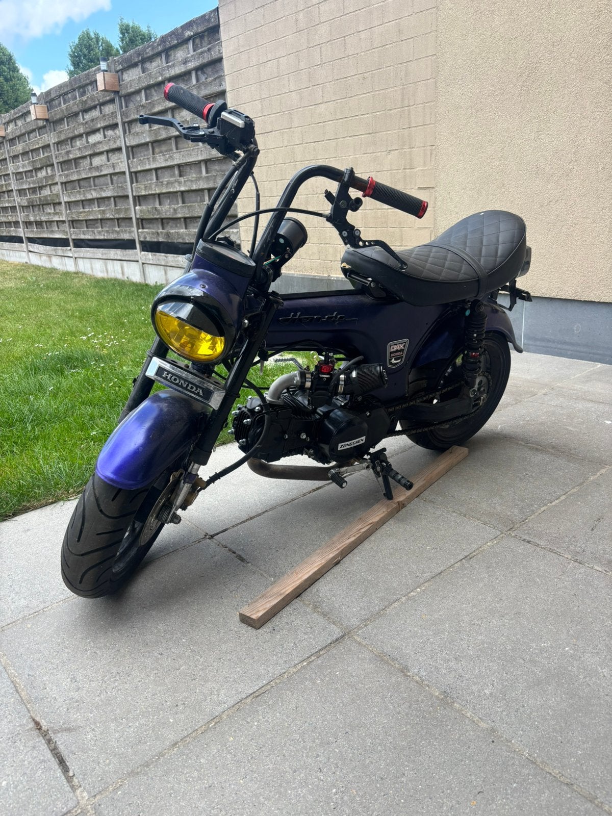 Honda dax b klasse 140cc, Fietsen en Brommers, Ophalen, Zo goed als nieuw