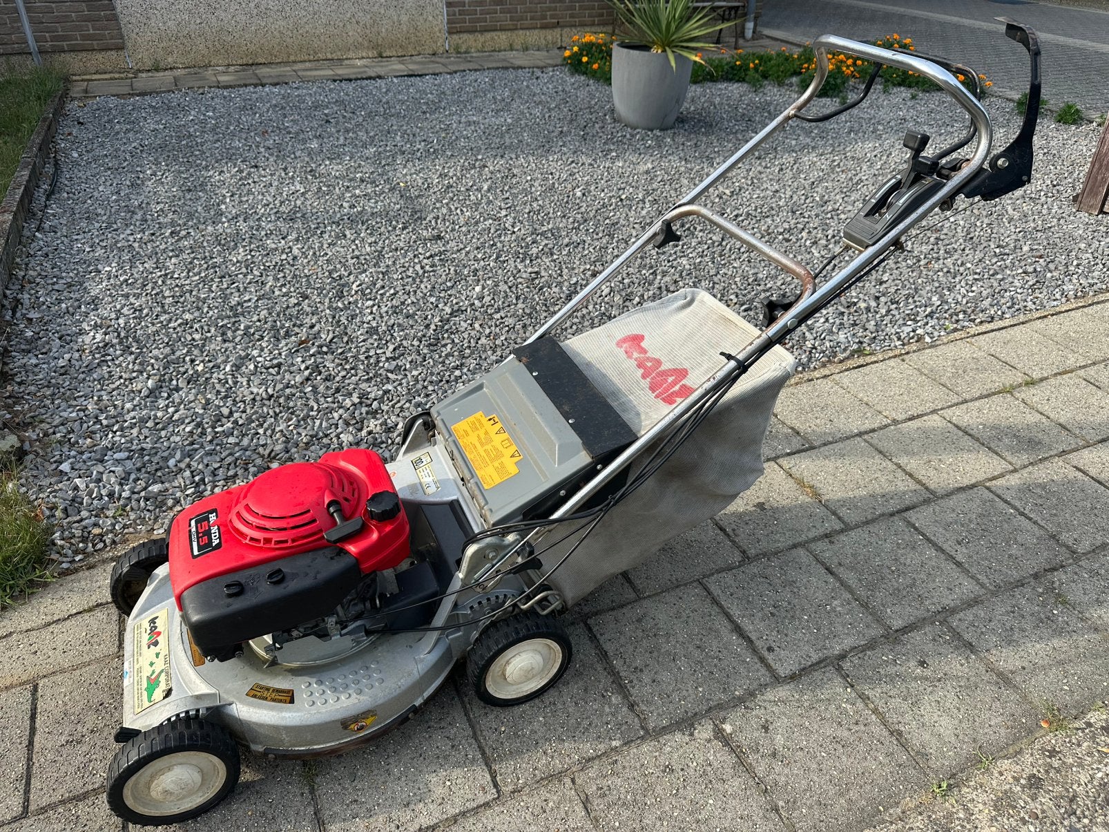Grasmaaier honda kaaz zelftrekker 5.5 pk, Tuin en Terras, Grasmaaiers, Ophalen, Zo goed als nieuw