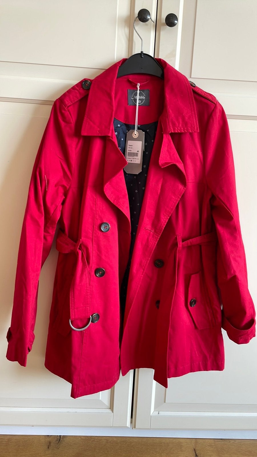 Nieuwe jas, Kleding | Dames, Jassen | Zomer, Ophalen, Nieuw, Maat 38/40 (M), Rood