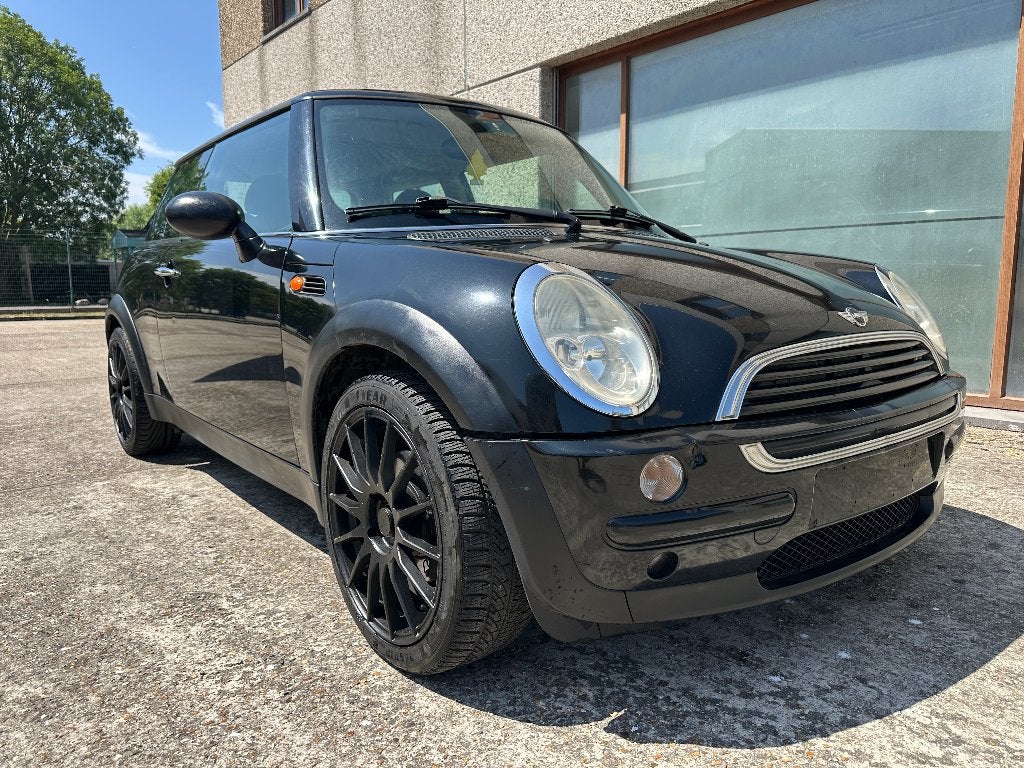 Mini Cooper One 1.6 Benzine 2004 Export/Handelaar, Auto's, Voorwielaandrijving, 4 zetels, Stof, Zwart