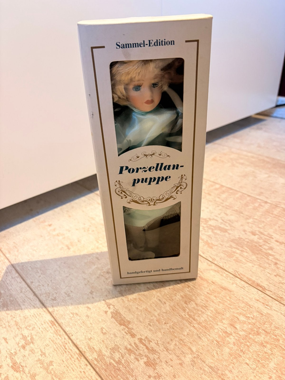 Poupée de collection fabriquée à la main et peinte à la main, Envoi