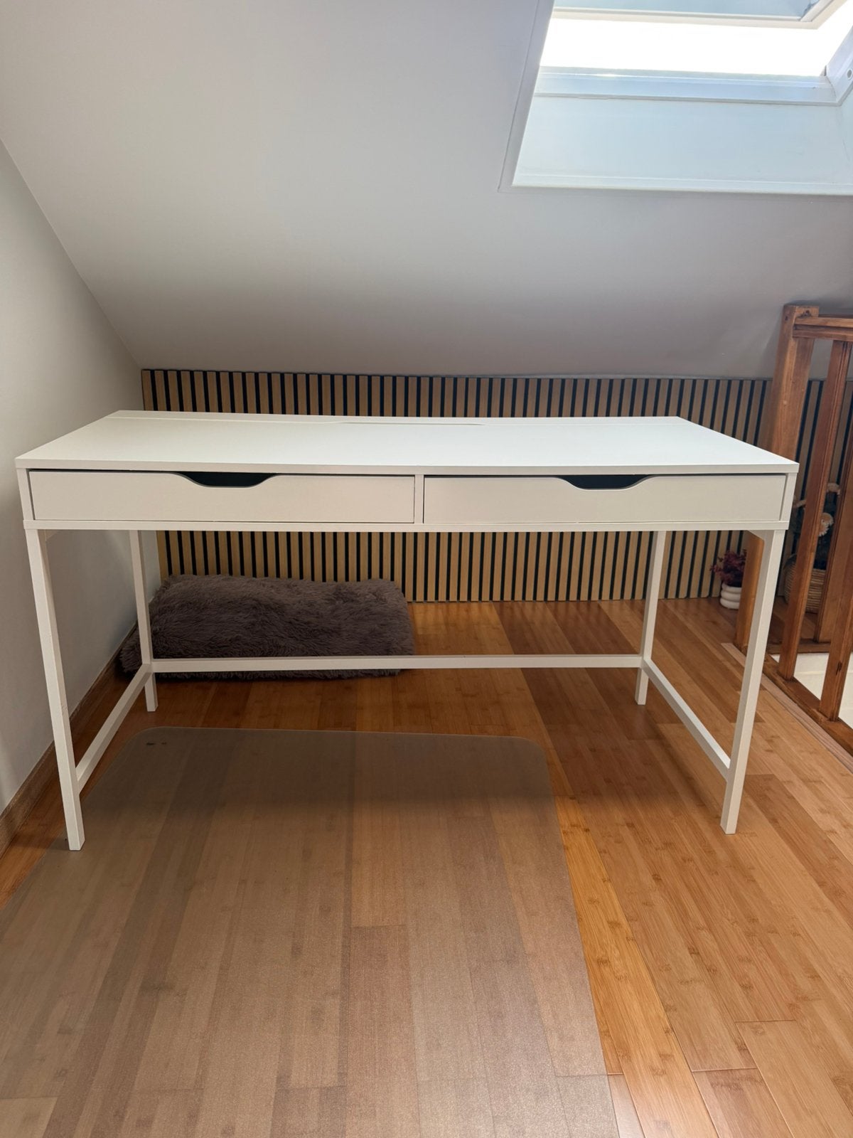 Bureau blanc moderne avec 2 tiroirs - bon état, Moderne, Enlèvement, Comme neuf, Blanc