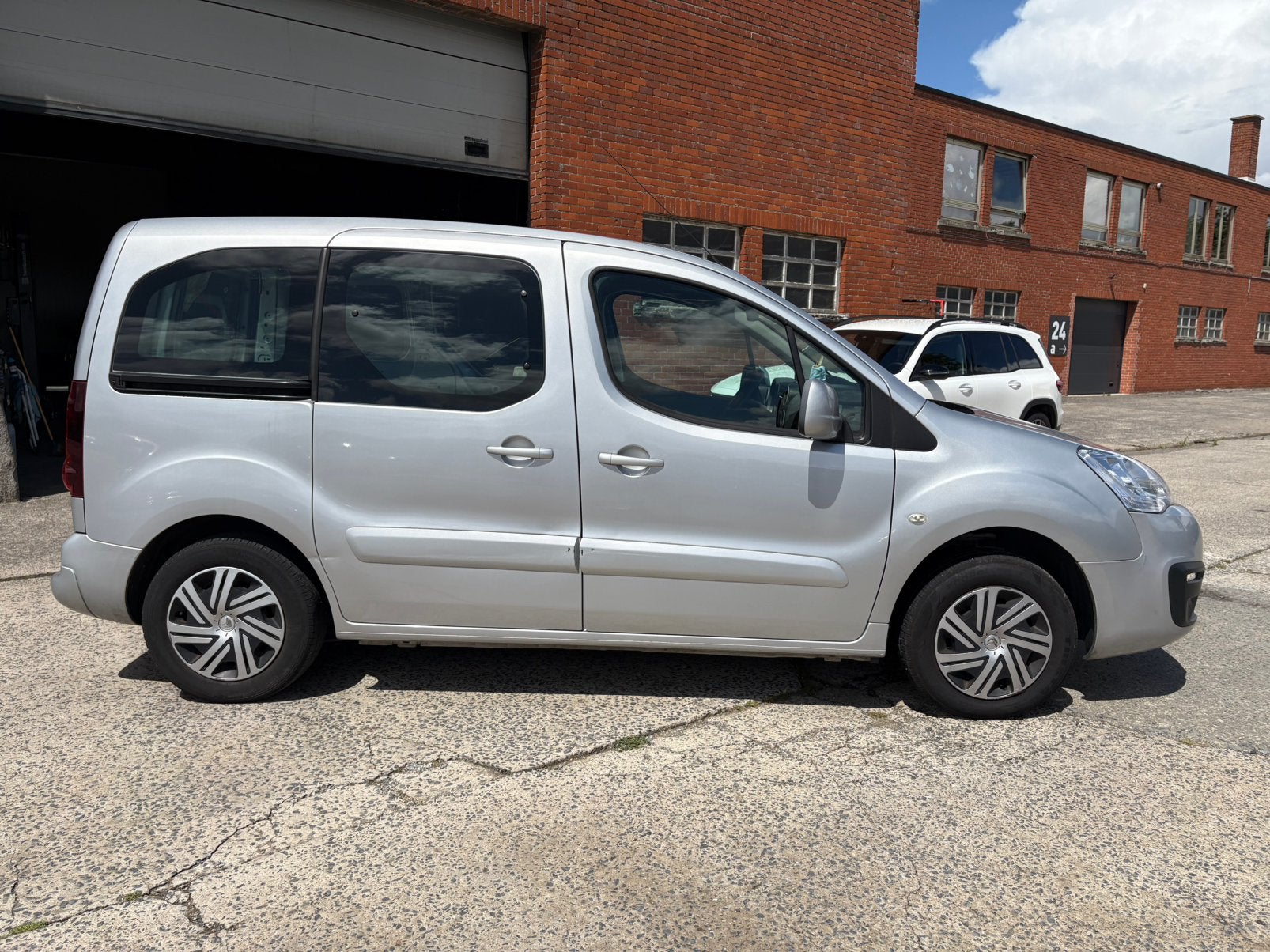 Citroën Berlingo Benzine 76Dkm!!!, Auto's, Bestelwagens en Lichte vracht, Voorwielaandrijving, Electronic Stability Program (ESP)