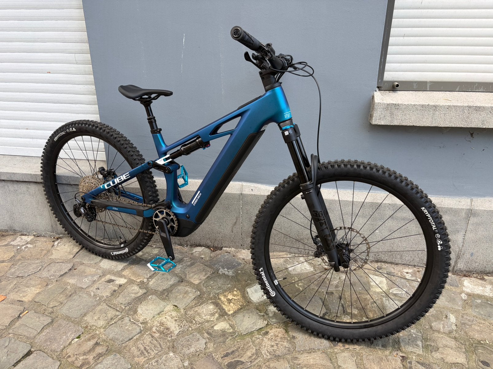 Cube Stereo Hybrid 2026 ONE44 120km total, Vélos & Vélomoteurs, Neuf, Autres marques, Enlèvement, VTT tout suspendu