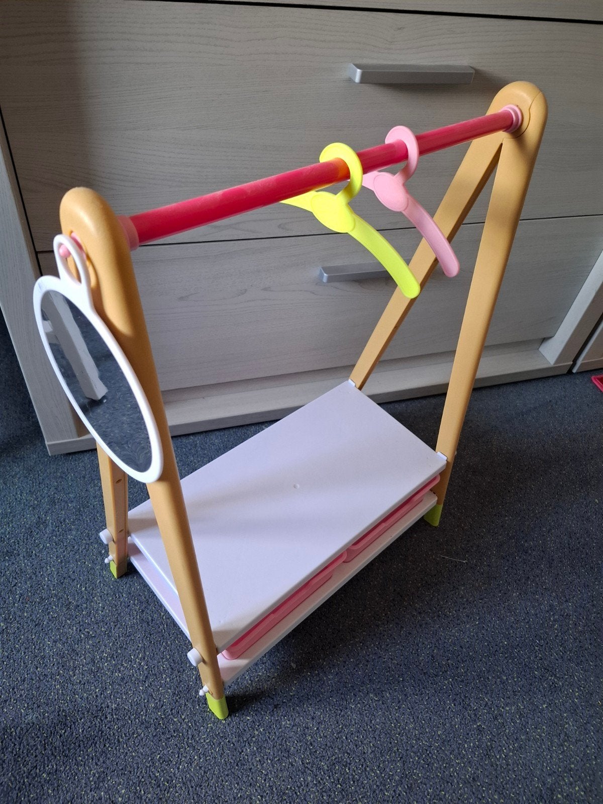 Kleerkast baby Annabel met spiegel, Ophalen