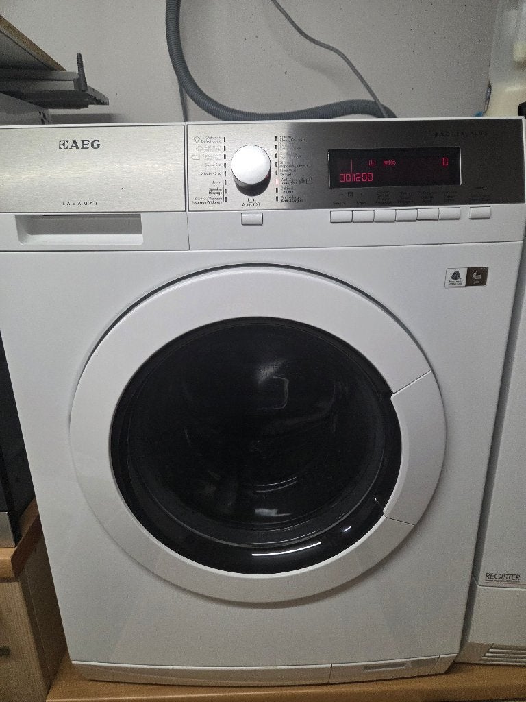 wasmachine aeg 87685FL, Electroménager, Lave-linge, 1200 à 1600 tours, 6 à 8 kg, Programme lavage à la main, Chargeur frontal